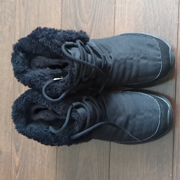 HP. Nike Womens Kaishi Winter Boots 807195-001 - Picture 2 of 10